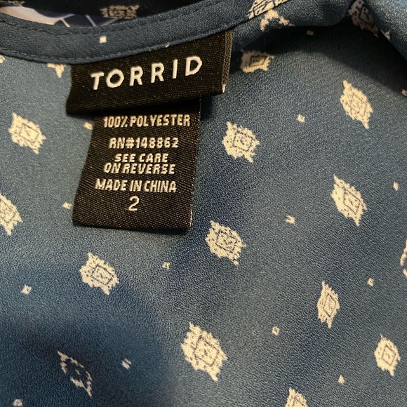 ❌SOLD❌ NAVY PLEATED GEORGETTE SWING CAMI - Picture 6 of 7